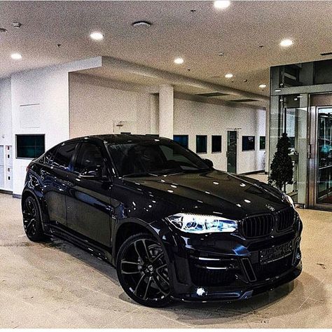 👑 LUXURY IS A LIFESTYLE 👑 sur Instagram : BMW X6 M Lumma Design 💣💣🚀🚀🔥🔥👑 👉 @bmwmpowerus 👈 #highbosslife #bmw #x6 #x6m #bmwx6 #rangerover #rangerovervogue #vogue #rangeroversport… Bmw X6m, Bmw Alpina B7, Black Bmw, Bmw Alpina, Lux Cars, Bmw Suv, Suv Cars, Fancy Cars, Bmw X6