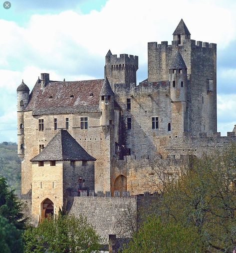 Beynac France, Architecture Antique, Old Castle, Chateau Medieval, Romanesque Architecture, French Castles, European Castles, Chateau France, Fantasy Castle