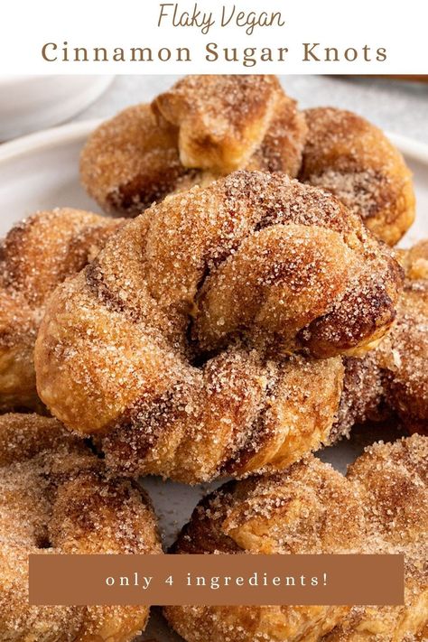 Vegan Cinnamon Desserts, Vegan Autumn Baking, Vegan Desserts For A Crowd, Vegan Swedish Recipes, Easy Vegan Sweets, Healthy Vegan Sweets, Sweet Pastry Ideas, Easy Vegan Snacks For Party, Vegan Puff Pastry Appetizers