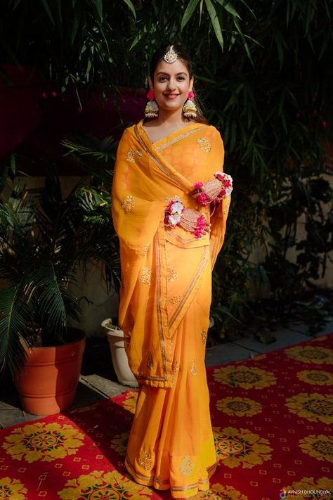 If you have been thinking on wearing a #saree for one of your #prewedding functions, then what could be better than wearing one for the #Haldiceremony. This is how you can make your look more special… #Threads Rajasthani Bride, Haldi Ceremony Outfit, Haldi Dress, Haldi Outfits, Haldi Outfit, Wedding Lehenga Designs, Indian Bride Outfits, Wedding Saree Collection, Ceremony Dresses