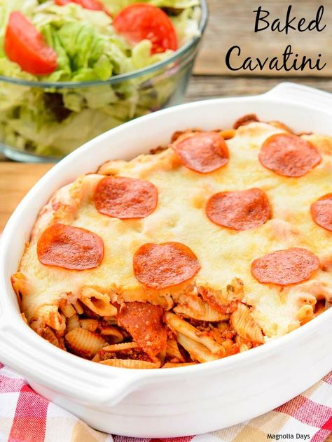 Baked Cavatini is a hearty pasta dish made with 3 types of pasta, tomato meat sauce, pepperoni then topped with mozzarella cheese and more pepperoni. Yum! Cavatini Recipe, Pasta Tomato, Types Of Pasta, Noodle Recipe, Pasta Dinners, Banana Bread Recipe, Pizza Hut, Meat Sauce, Milk Recipes