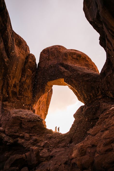 arches national park elopement | rainy wedding day | jeeping wedding in moab utah | the hearnes adventure photography Cascade National Park, Sand Dunes National Park, Elopement Planning, North Cascades National Park, Moab Utah, National Park Wedding, Adventure Photographer, Utah National Parks, Adventure Photography