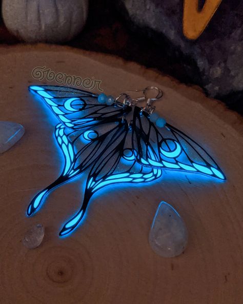 Groenneir Cute Moth, Moth Earrings, Moth Wings, Fair Outfits, Luna Moth, Drawing Stuff, Shrink Plastic, Blue Sparkles, Moon Glow