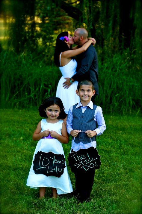 7 Year Anniversary Photo Shoot, Recreate Wedding Photos Anniversary, 20 Anniversary Picture Ideas, 15 Yr Anniversary Photoshoot, 10 Year Wedding Anniversary Photo Shoot The Dress, 10th Anniversary Dress, 10yr Anniversary Photo Shoot, 10 Year Anniversary Wedding Ideas, 20 Year Wedding Anniversary Photoshoot