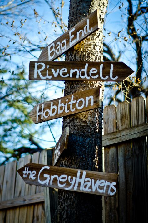 Yard sign I made for the Hobbit Party.  And will keep up for ever. Hobbit Party Ideas, Hobbit Birthday Party, Lotr Birthday, Hobbit Birthday, Woodland Party Ideas, Hobbit Day, Lord Of The Rings Party, Hobbit Wedding, Lotr Party