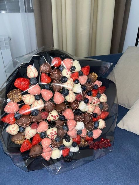 Dinara Kasko, Chocolate Covered Strawberries Bouquet, Architectural Designer, Baking Cakes, Cute Couple Gifts, Chocolate Bouquet, Beauty Influencer, Covered Strawberries, Chocolate Strawberries