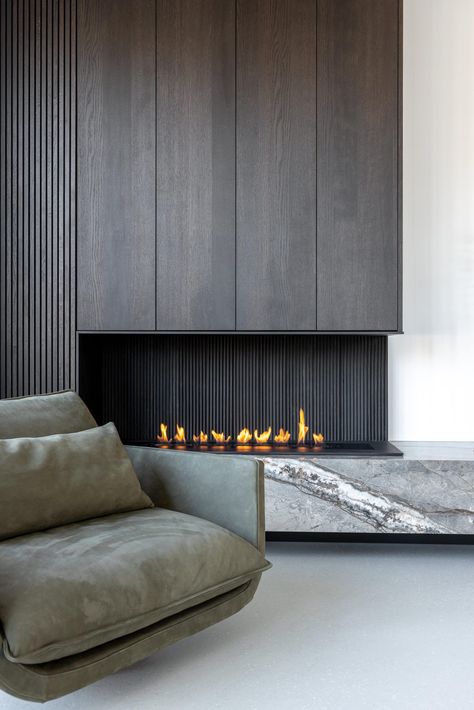 Room Creative Ideas, Minimalist Fireplace, Contemporary Fireplace Designs, Chimney Design, Best Living Room, Warm Interior, Living Room Decor Fireplace, Decorating Home, Contemporary Fireplace