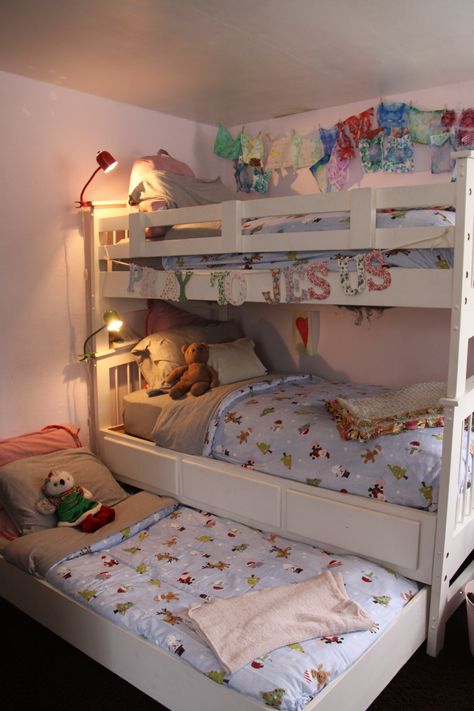 Bedroom Ideas For 3 Sisters Small Room, 3 Sister Room Ideas, Room Ideas For 3 Sisters, 3 Bunk Bed, Small Room For 3 Sisters, Small Room 3 Beds, Triple Bunk Room, Small Bedroom Ideas For 3 Sisters, Room For 3 Sisters