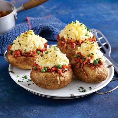 Cottage Pie Baked Potato, Jacket Potato Recipes, Jacket Potato Recipe, Jacket Potatoes, Stuffed Baked Potatoes, Healthy Potato Recipes, Healthy Food Guide, Jacket Potato, Cottage Pie