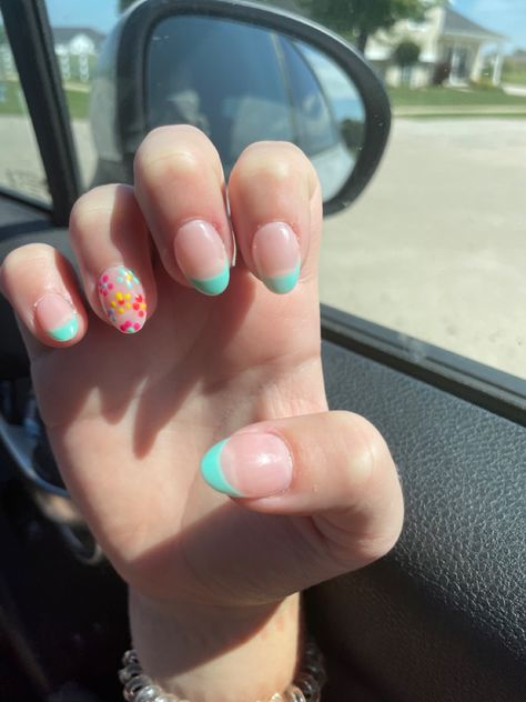 Spring Break Nails Short Almond, Spring Break Gel Nails Short, Basic Cute Nails Short, Simple Nails Back To School, Cute Spring Break Nails Simple, Spring Break Nail Ideas Short, Summer Nail Tips Ideas, Spring Break Nail Inspo 2024, Cute Summer Nails Almond Short