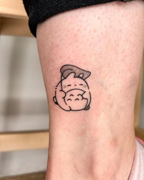 Cute Characters Tattoo, Aroace Tattoo, Mochi Tattoo, Cute Simple Tattoo Ideas, Funny Cute Tattoos, Little Simple Tattoos, Cute Anime Tattoos, Cute Minimalist Tattoo, Chibi Tattoo