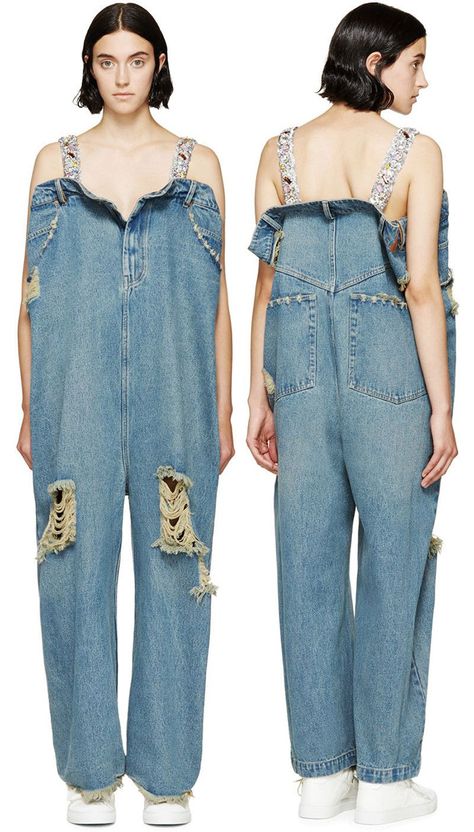 $1,425. Oversized Jumpsuit Ugly Dresses, Oversized Jumpsuit, Ugly Outfits, Lace Costume, Crazy Outfits, Fashion Fail, Weird Fashion, Fashion Sense, Look Fashion