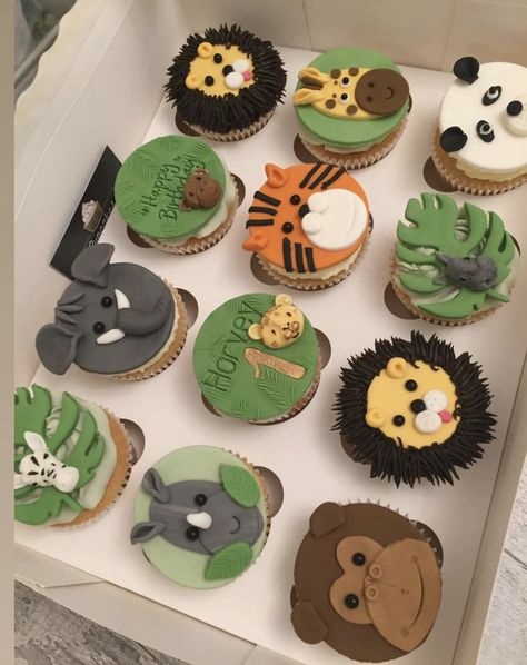 Safari Pull Apart Cupcakes, Jungle Animal Cupcakes, Jungle Theme Cupcakes, Rainforest Party, Animal Cupcake, Cupcake Inspiration, Theme Cupcakes, Cookies Theme, Pull Apart Cupcakes