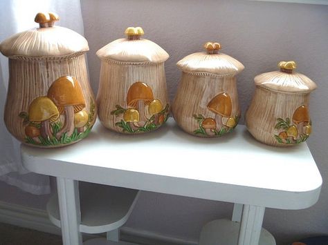 Arnel 1970s 4pc Ceramic Mushroom Canister Set: bought these for my daughter for Christmas.... Mushrooms Pottery, Mushroom Canisters, Vintage Mushroom Decor, Ceramic Mushrooms, Merry Mushroom, Vintage Canister Sets, Ceramic Canister Set, Ceramic Mushroom, Kitchen Canister Set