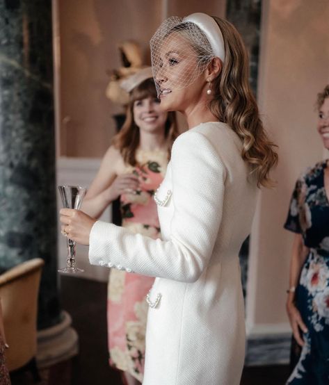 Who says veils are only for the wedding day. This lovely bride @mmmaloney_ wore a beautiful white look for her bridal shower including this classic birdcage veil. One of our favourites! G&G x #wedding #bridal #bridalshower #weddinginspiration #bride #brides #bridetobe #bridalshowerdress #hendo #hendoideas #luxuryweddings #thebridalhouse Birdcage Veil Hair Down, Birdcage Veil Hairstyle, Simple Classy Wedding Dress, Veil Hair Down, Colombian Wedding, Legal Wedding, Bridal Vibes, Bridal Birdcage Veils, Bridal Hair Down