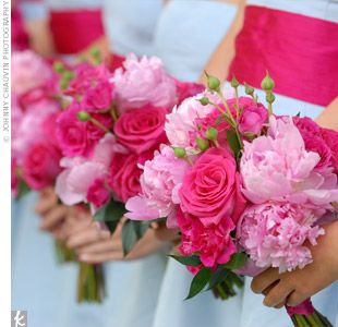 pink wedding bouquet peonies roses Bridesmaids Bouqet, Pink Bouquets, Peony Bouquet Wedding, Hot Pink Weddings, Wedding Bouquets Pink, Hot Pink Roses, Pink Wedding Flowers, Pink Bouquet, Arte Floral