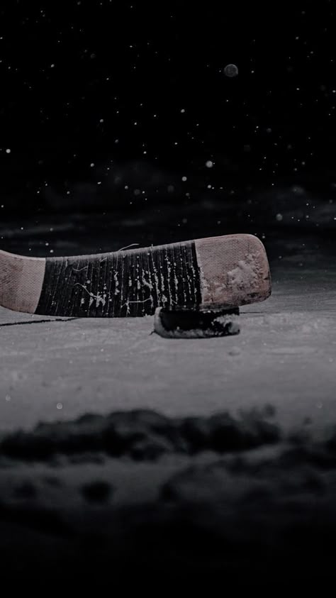 Cool Hockey Pictures, Hockey Astethic Wallpaper, Dark Ice Hockey Aesthetic, Pucking Around Aesthetic, Hockey Book Aesthetic, Ice Hockey Aesthetic Wallpaper, Hockey Coach Aesthetic, Hockey Astethic, Hockey Goalie Aesthetic