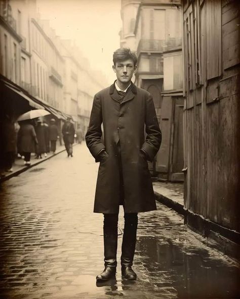 Arthur Rimbaud, Sepia Photography, Writers And Poets, Important People, Street Photographers, The Secret History, Classic Literature, Photographic Paper, Book Accessories