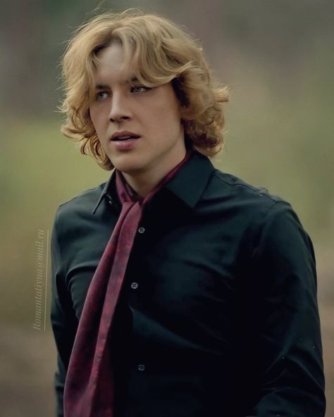 Kyle Spencer, Michael Langdon, Cody Fern, Billie Lourd, Evan Peters, The Secret History, Horror Story, Beautiful Person, Actor Model