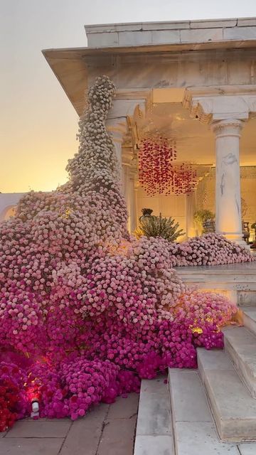 Cascading Flower Arrangements, Wedding Fairytale Theme, Unique Wedding Aisle, Ombre Wedding Decor, Ombré Flowers, Fairmont Wedding, Wedding Flower Garland, Mandap Ideas, Floral Mandap