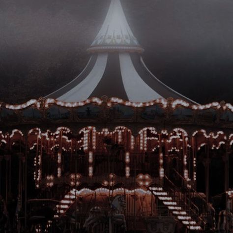 Travelling Circus Aesthetic, Haunted Carnival Aesthetic, Circus Aesthetic Dark, Circus Performer Aesthetic, Old Circus Aesthetic, Ringmaster Aesthetic, Dark Carnival Aesthetic, Dark Circus Aesthetic, Dante Santos