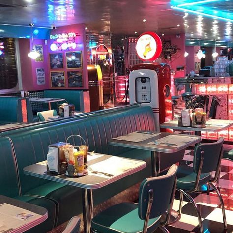 80s Cafe Aesthetic, 90s Restaurant Design, 70s Restaurant Aesthetic, 80s Restaurant Aesthetic, Diner Coffee Aesthetic, 70s Cafe Aesthetic, 70s Cafe Coffee Shop, Poppycore Aesthetic, 80s Bar Aesthetic