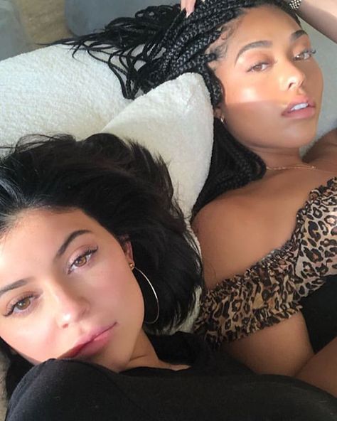 rise And shine ✨ on Instagram: “Mornin'✨” Kylie Jenner Snap, Kylie Jenner 2014, Kily Jenner, Kylie Jenner Blonde, Robert Kardashian Jr, Kylie Jenner Photoshoot, Kylie Travis, Looks Kylie Jenner, Kylie Baby