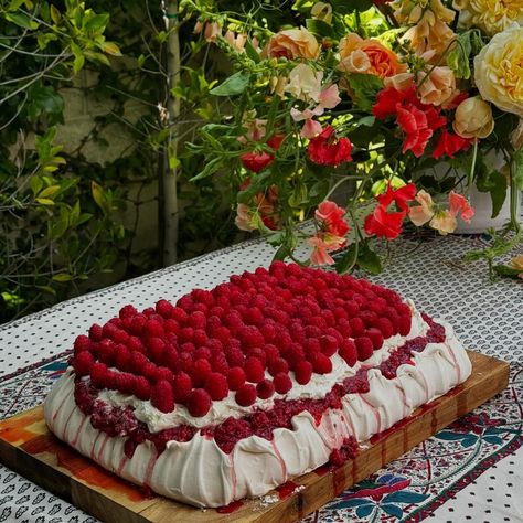 All Posts • Instagram Eleonore Toulin, Wedding Cake Raspberry, Cake Raspberry, Pizza Day, Tea Sandwiches, Pretty Birthday Cakes, Pavlova, Wedding Cakes, Raspberry