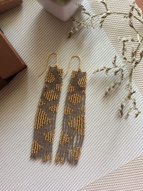 How To Make Beaded Earrings, Golden Clouds, High Fashion Earrings, Handwoven Earrings, Artistic Earrings, Beading Designs, Beading Bracelets, Brick Stitch Earrings, Long Fringe