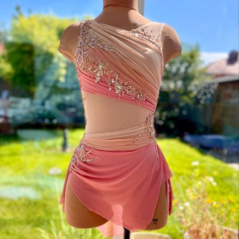 Dance Costumes Acro Duet, Lyrical Dance Costumes Solo, Pink Dance Costumes, Ballroom Dress Inspiration, Solo Dance Costumes, Twirling Costumes, Modern Dance Costume, Competition Outfit, Pretty Dance Costumes