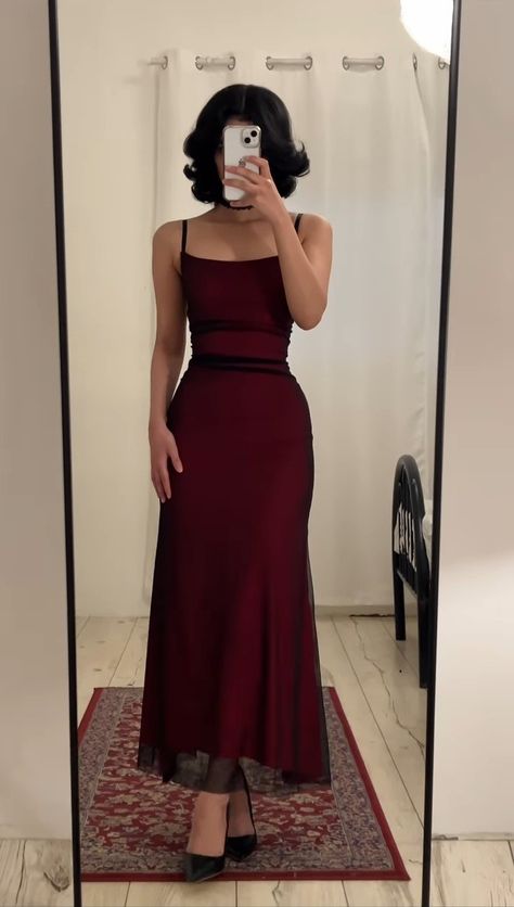 Burgundy Knee Length Dress, Red Velvet Dress Aesthetic, Maroon Grad Dress, Dark Red Dresses Classy, Dark Red Dress Short, Dark Burgundy Dress, Dark Red Bridesmaid Dresses, Wine Dresses, Champagne Satin Dress