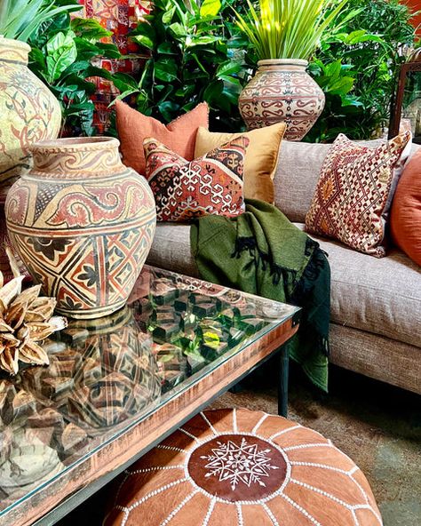 Future Restaurant, Desert Home Decor, Bohemian Inspiration, Southwest Decor, Boho Room Decor, Green Room, Boho Room, Moroccan Decor, Southwest Style