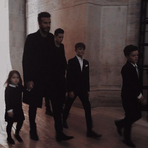 Mafia Mom Aesthetic, Bad Family Aesthetic, Uncle Aesthetic, Royal Family Aesthetic, Found Family Aesthetic, Succession Aesthetic, Mafia Families, Fashion Kpop, Basic Fashion