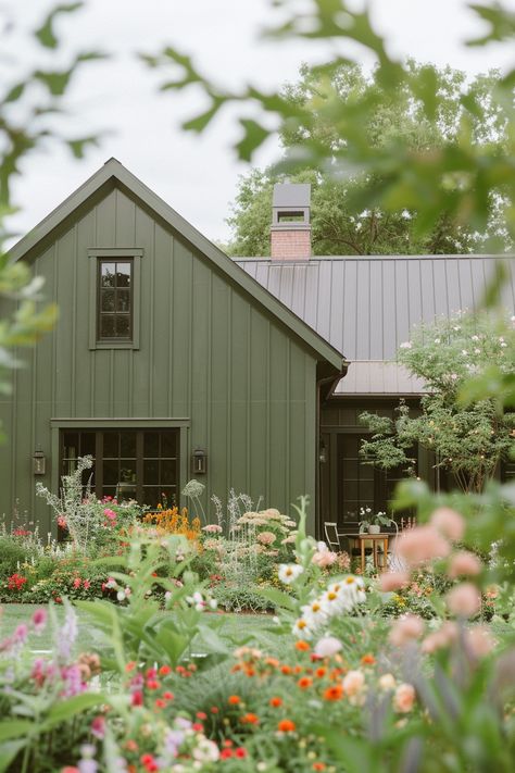 Natural Home Exterior, Exterior Green Paint, Two Tone Exterior, Green Home Exterior, Sage Green House, Farmhouse Exterior Colors, Green Exterior House Colors, Green House Exterior, Garden Goals