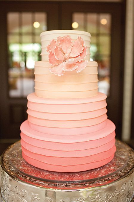 Wedding Cake Colors, Coral Cake, Coral Wedding Colors, Ombré Cake, Ombre Curtains, Color Melon, Wedding Cake Ombre, Peach Cake, Ombre Cake