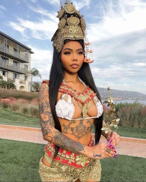 Apsara Outfit, Traditional Cambodian Tattoo, Museum Ootd, Cambodian Tattoo, Khmer Wedding Dress, Cambodian Wedding Dress, Cambodian Clothes, Cambodian Wedding, Cambodian Dress