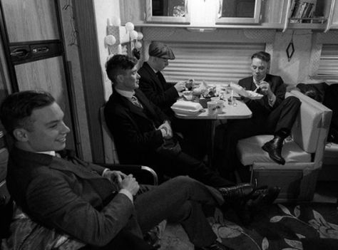 Peaky Blinders behind the scenes. Finn Cole, Peaky Blinders Series, Steven Knight, Joe Cole, Cillian Murphy Peaky Blinders, Adrien Brody, Boardwalk Empire, Sundance Film, Cillian Murphy