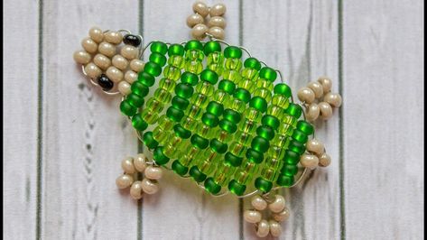 Beaded Turtle Pattern, Bead Turtle, Beaded Turtle, Diy Earrings Dangle, Pony Bead Animals, Pony Bead Crafts, Braided Bracelet Diy, Beading For Kids, Beaded Spiders