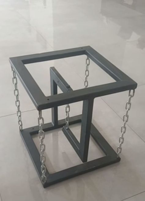 Side Tables Diy, Metal And Wood Bench, Iron Furniture Design, Diy Furniture Repurpose, Steel Furniture Design, Floating Table, Welded Furniture, Metal Outdoor Furniture, Diy Outdoor Table