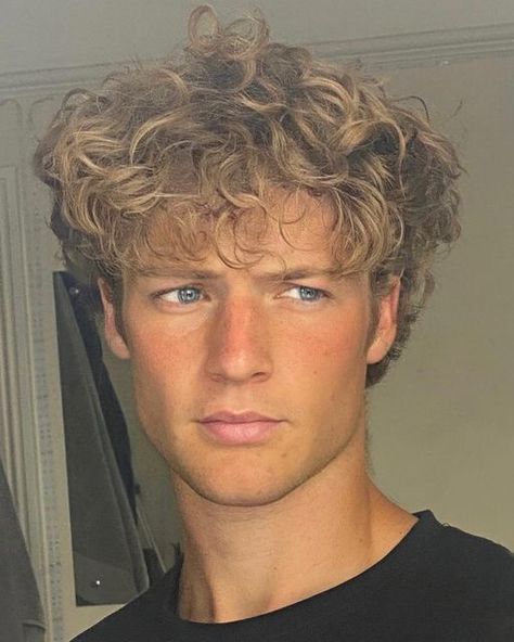 Boys Perm Hairstyles, Loose Perm, Mens Haircuts Short Hair, Beard Haircut, Men Haircut Curly Hair, Blonde Wavy Hair, Wavy Hair Men, Blonde Curly Hair