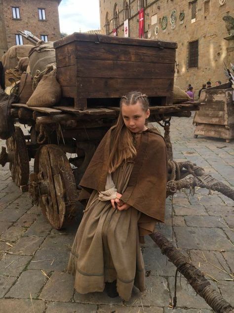 Medieval Merchant Aesthetic, Medieval Farmer Aesthetic, Guild Aesthetic, Merchant Aesthetic, Middle Ages Aesthetic, Medieval Wagon, Medieval Market, Medieval Aesthetic, Medieval Life