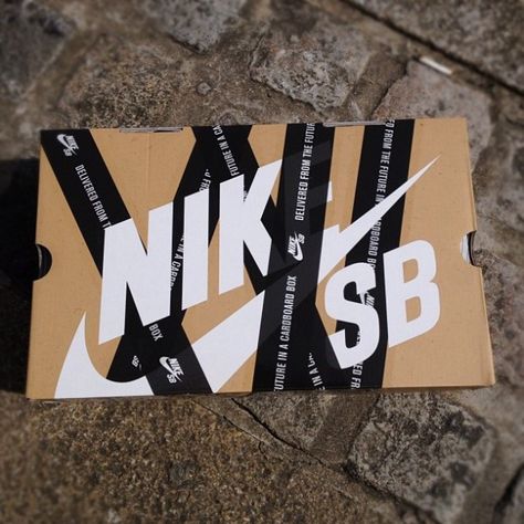 Shoe Box Design, Carton Design, Kinetic Typography, Box Tape, 타이포그래피 포스터 디자인, Clothing Packaging, Art Appliqué, Pack Design, Portfolio Inspiration