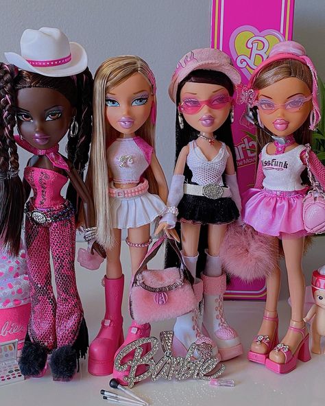 Bratz Aesthetic Outfit, Bratz Y2k, Y2k Barbie, The Barbie Movie, Bratz Doll Outfits, Doll Museum, Brat Doll, Bratz Girls, Bratz Inspired Outfits