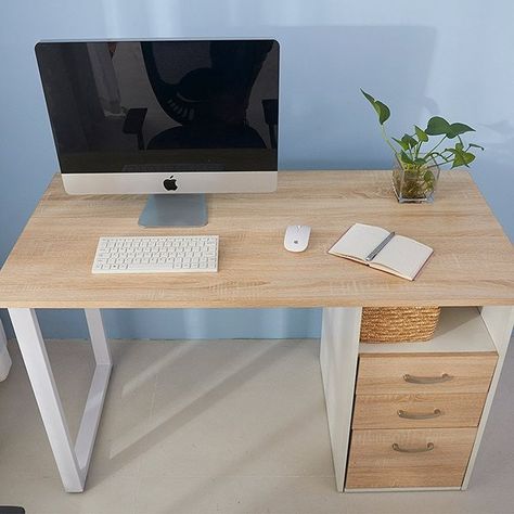 Workspaces Design, Bedroom Desk Chair, Small Desk Organization, Desk Organization Ideas, Corner Writing Desk, Study Table Designs, Study Desk Decor, Home Office Computer Desk, Design Desk