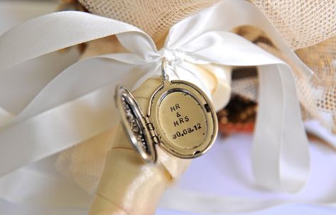 mr mrs bouquet charm locket by sevenblueberries | via 15 Best Gifts for the Bride from Groom + Wedding Gifts for Bride from Groom | http://emmalinebride.com/gifts/gifts-for-the-bride-from-groom/ Gifts For Bride From Groom, Country Wedding Groom, Last Minute Wedding Gifts, Bouquet Locket, Unusual Wedding Gifts, Gifts For Bride, Diy Wedding Gifts, Wedding Unique, Wedding Gifts For Groom