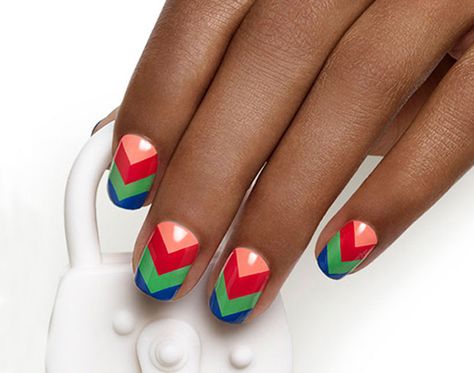 Tumblr Nail Art, Chevron Nail Art, New Nail Art Design, Chevron Nails, Nagellack Trends, Nail Polish Trends, Nail Polish Art, Essie Nail Polish, Colorful Nail Designs