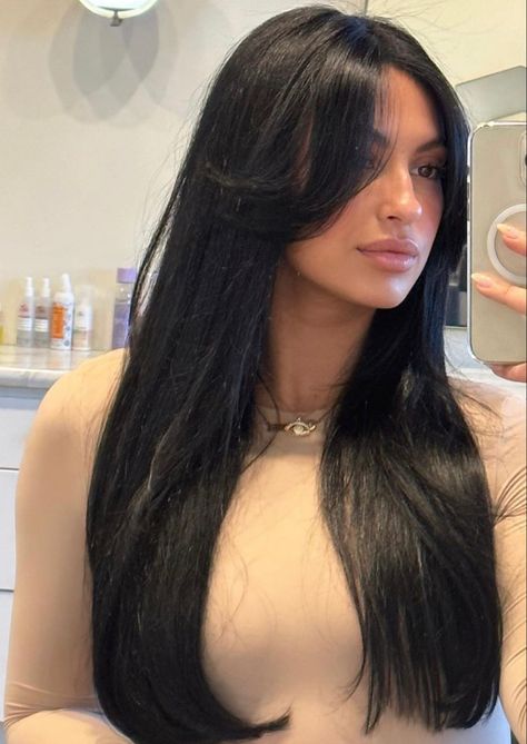 Jet Hair, Long Straight Black Hair, Black Long Hair, Black Hair Makeup, Haircuts For Long Hair With Layers, Side Bangs Hairstyles, Layered Hair With Bangs, Straight Black Hair, Jet Black Hair