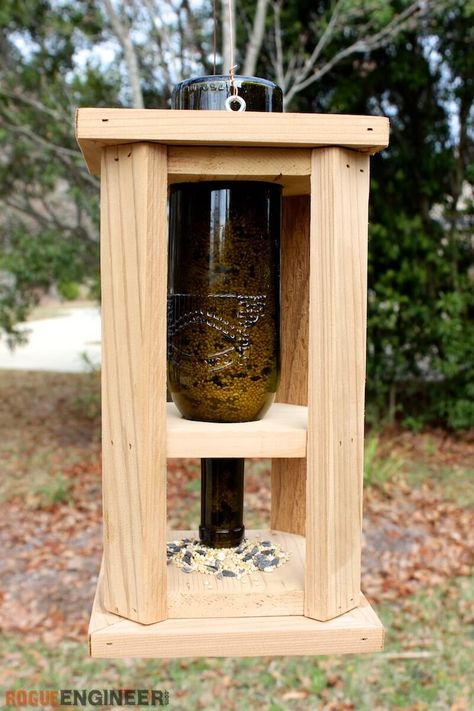 Reuse Wine Bottles, Wine Bottle Bird Feeder, Wood Bird Feeder, Bird Feeder Plans, Bird Feeder Craft, Wooden Bird Feeders, Homemade Bird Feeders, Bird House Feeder, Bird House Plans