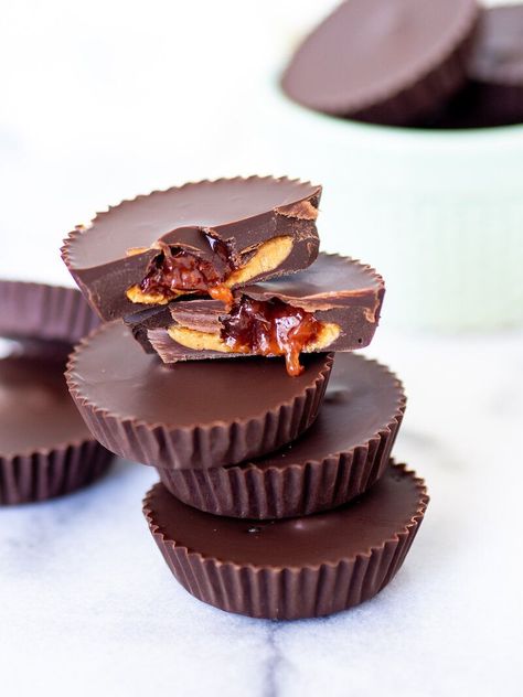 Peanut Butter And Fruit, Peanut Butter Jelly Recipes, Dark Chocolate Desserts, Homemade Nut Butter, Dark Chocolate Peanut Butter, Chocolate Creations, Jelly Cups, Chocolate Candy Recipes, Chocolate Dishes