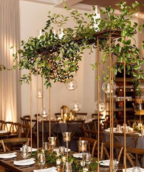 Long Table Wedding, Wedding Candles Table, Deco Champetre, Gold Centerpieces, Tafel Decor, Tall Centerpieces, Candle Table, Deco Floral, Farm Table